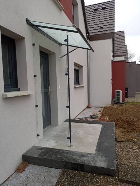 installation d’une marquise moderne à Niederbronn-les-Bains 67110